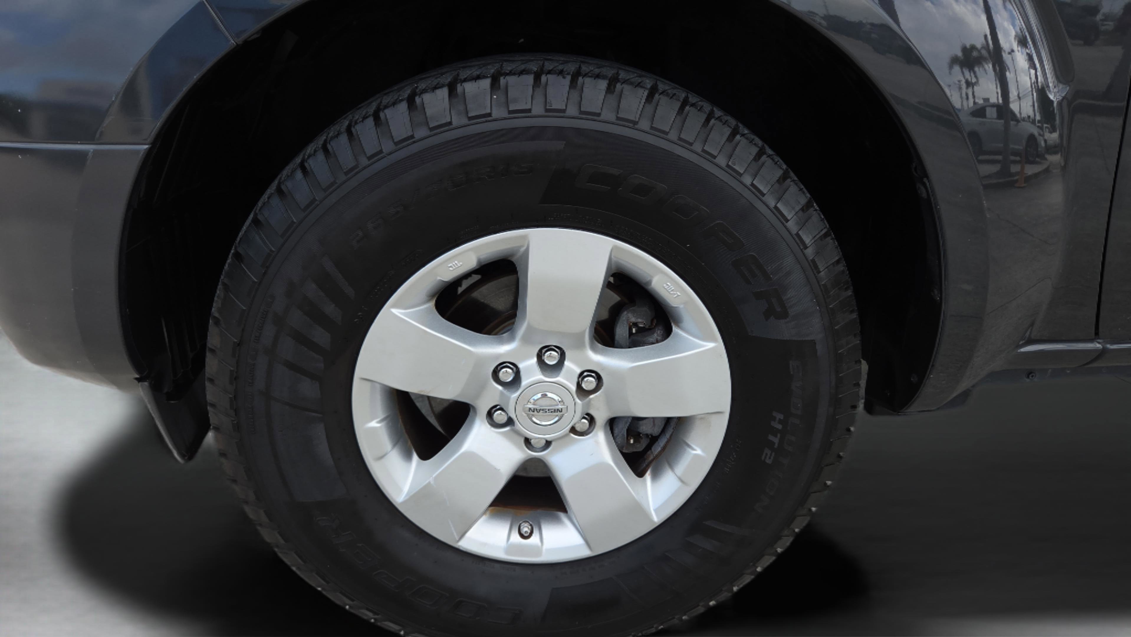 Used 2013 Nissan Frontier SV w/ SV Value Truck Pkg image 38