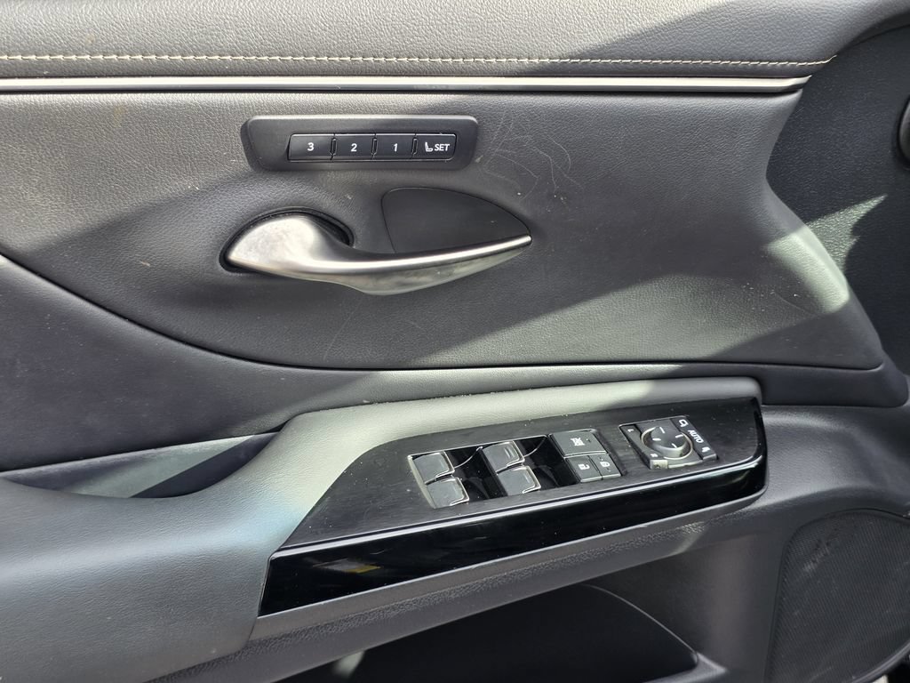 Certified 2022 Lexus ES 350 w/ Premium Package FWD image 30