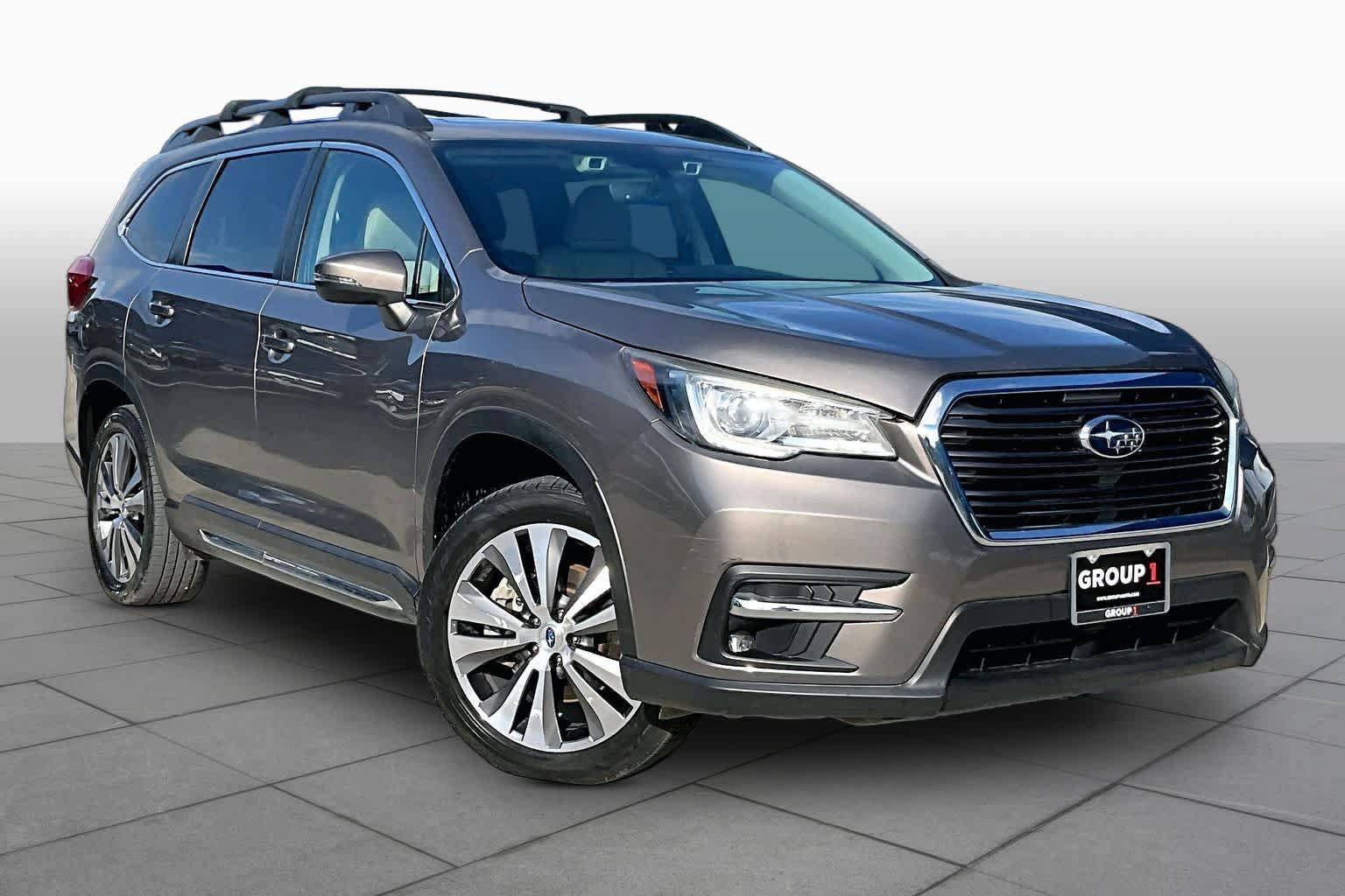 Used 2022 Subaru Ascent Limited w/ Technology Package AWD/4WD image 3