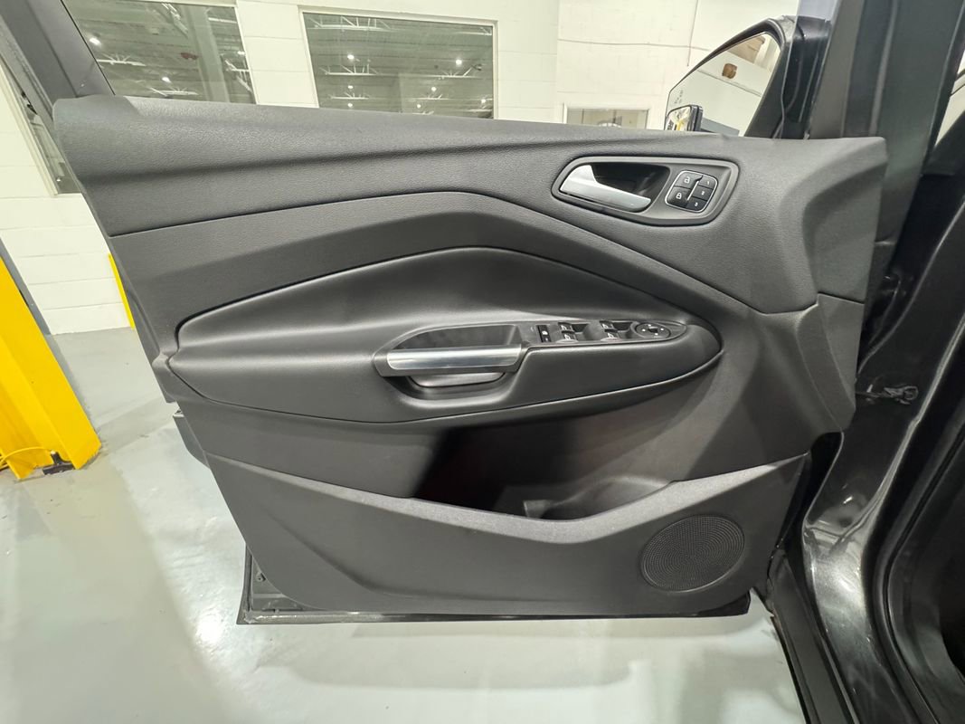 Used 2018 Ford Escape Titanium w/ Ford Safe & Smart Package image 32