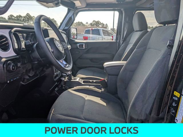 Used 2025 Jeep Wrangler Unlimited Sahara image 14