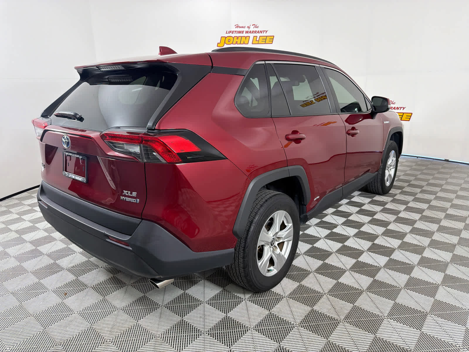 Used 2021 Toyota RAV4 XLE image 6