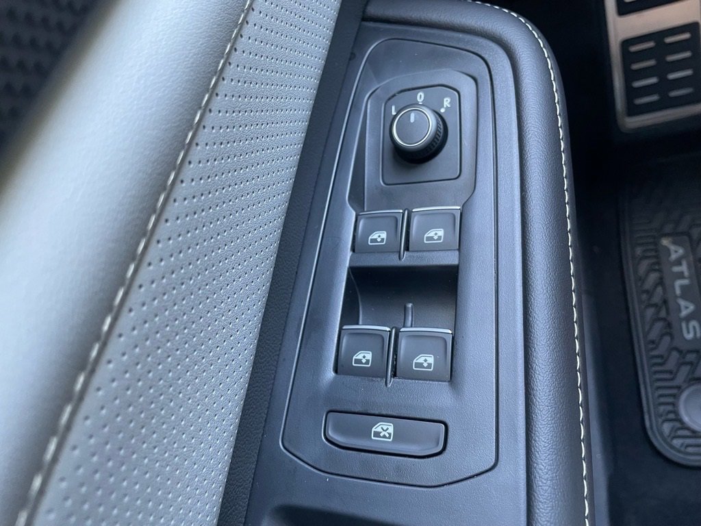 New 2026 Volkswagen Atlas Cross Sport SEL R-Line image 13