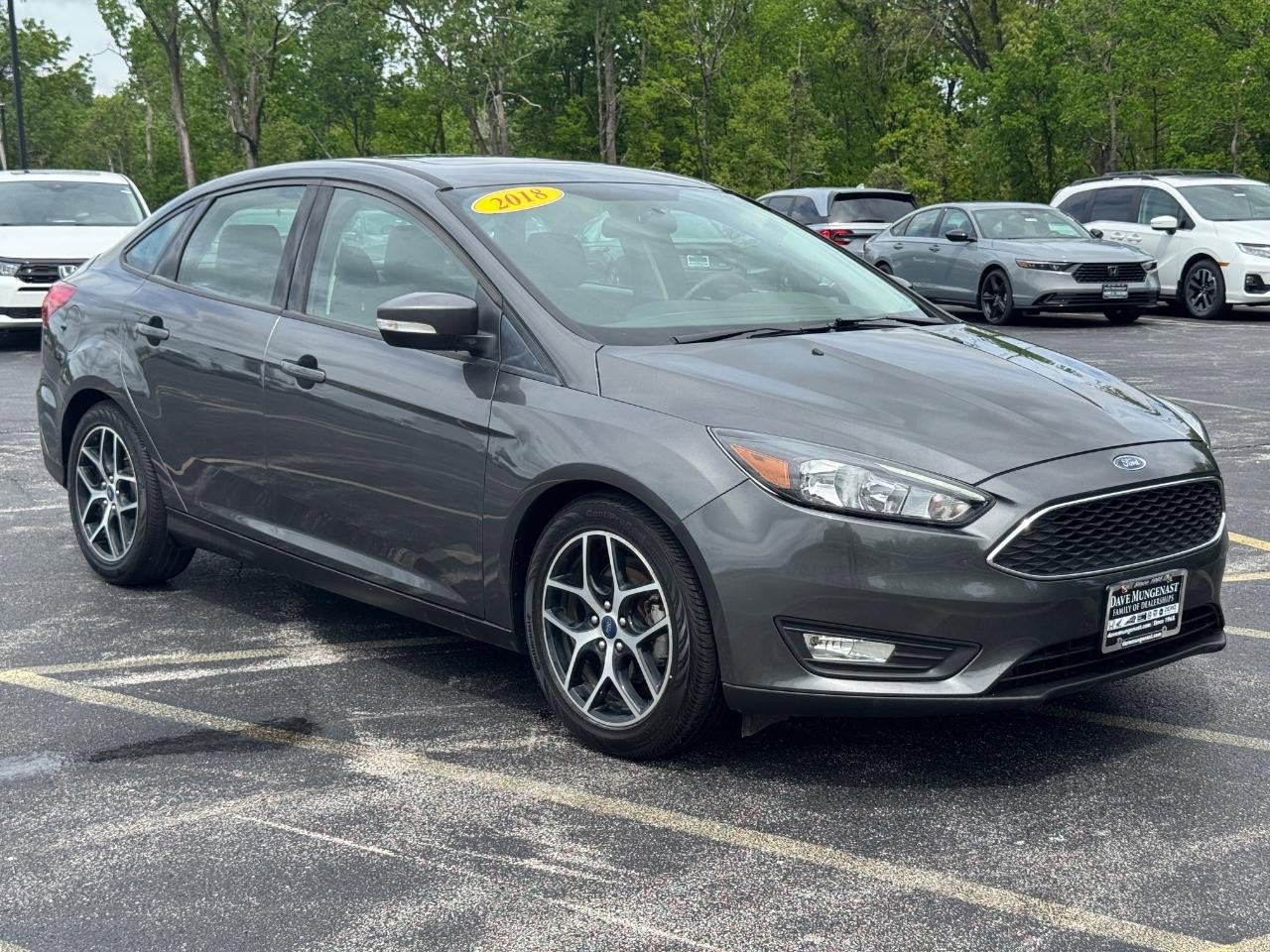 Used 2018 Ford Focus SEL w/ Cold Weather Package FWD image 2
