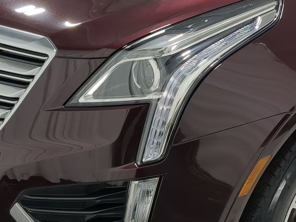 Used 2018 Cadillac XT5 Luxury w/ Driver Awareness Package image 18