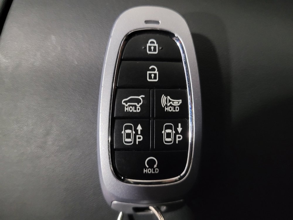 Used 2022 Hyundai Santa Fe Calligraphy image 32