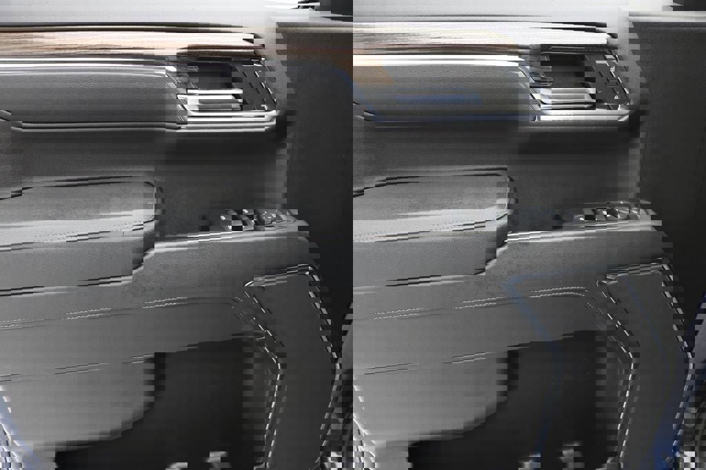 Used 2023 Chevrolet Silverado 1500 LT image 16