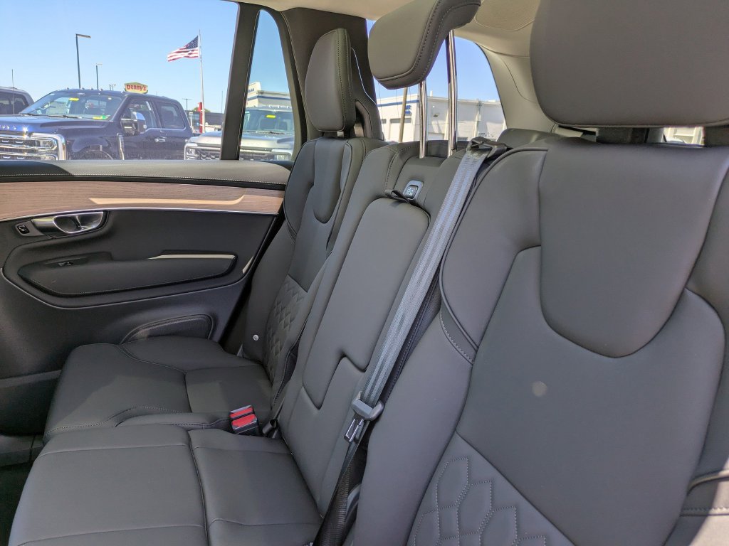 New 2026 Volvo XC90 B6 Plus w/ Protection Package Premier AWD/4WD image 13