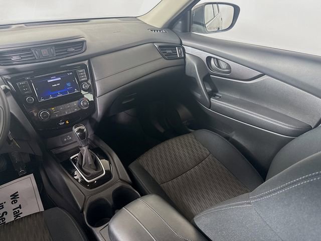 Used 2019 Nissan Rogue S image 22