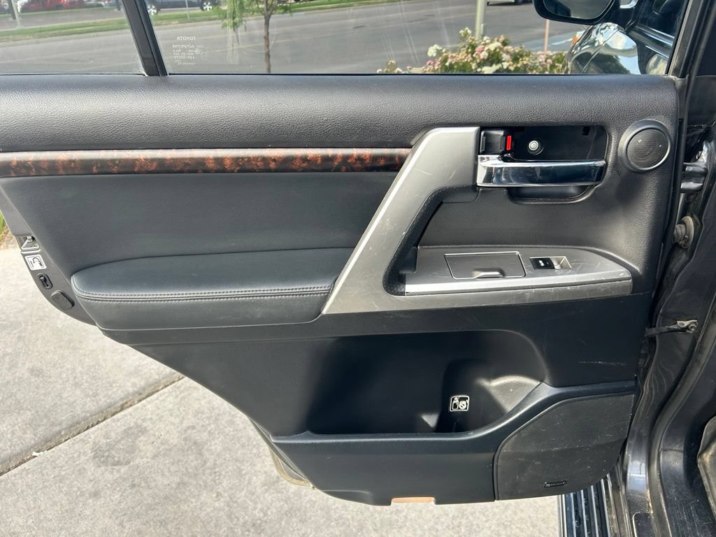Used 2013 Toyota Land Cruiser AWD/4WD image 25