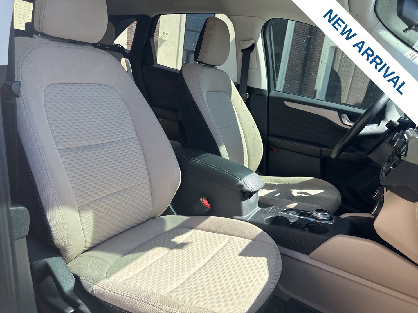 Used 2021 Ford Escape SE FWD image 9