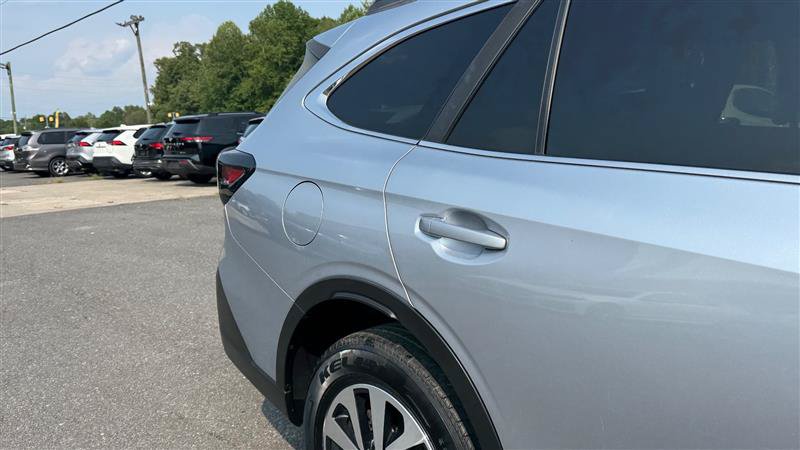 Used 2022 Subaru Outback Premium AWD/4WD image 23