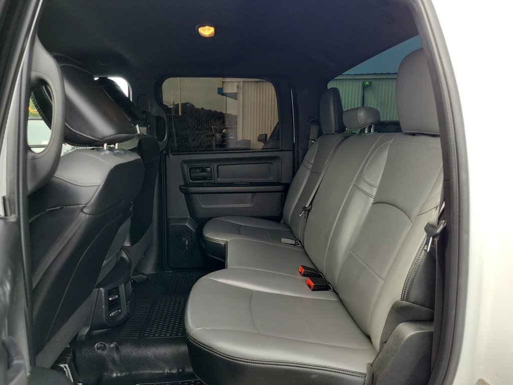 Used 2024 RAM 2500 Tradesman w/ Chrome Appearance Group AWD/4WD image 22