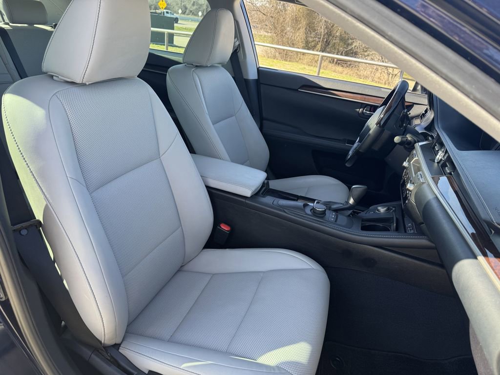Used 2018 Lexus ES 350 w/ Premier Package image 27