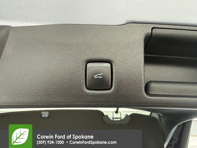 Used 2022 Ford Escape Titanium image 21