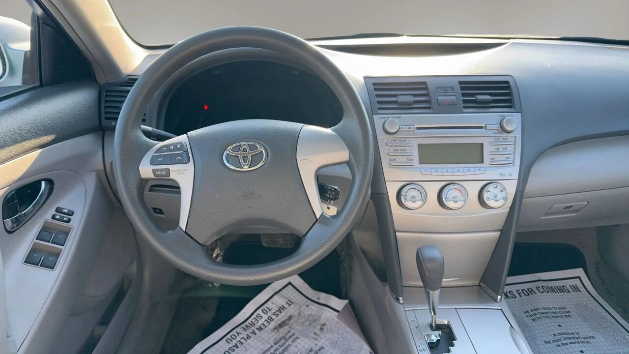 Used 2011 Toyota Camry LE image 10