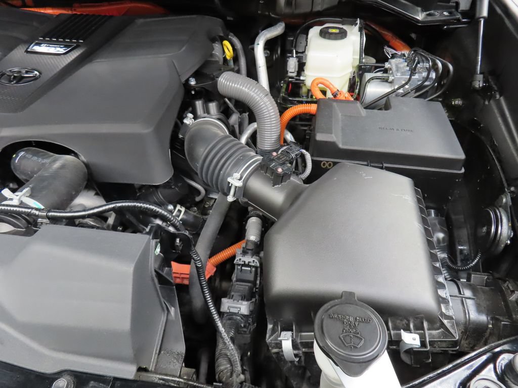 Used 2025 Toyota Tundra Limited AWD/4WD image 31