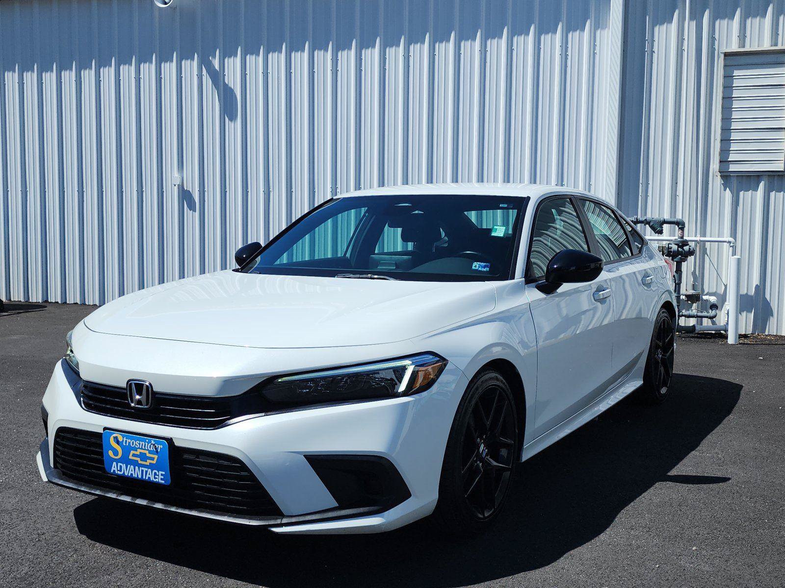 Used 2023 Honda Civic Sport image 1