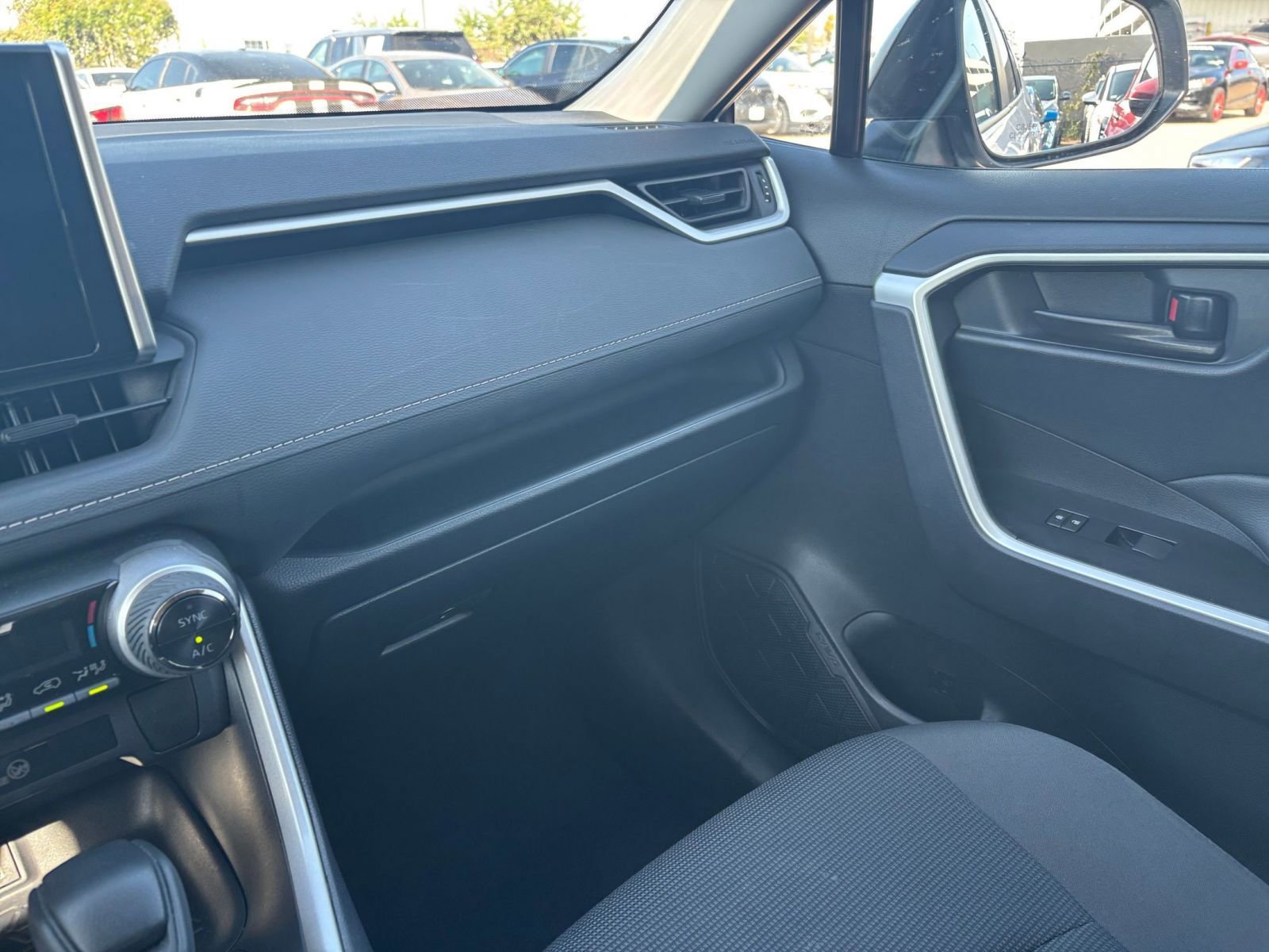 Used 2025 Toyota RAV4 LE image 34