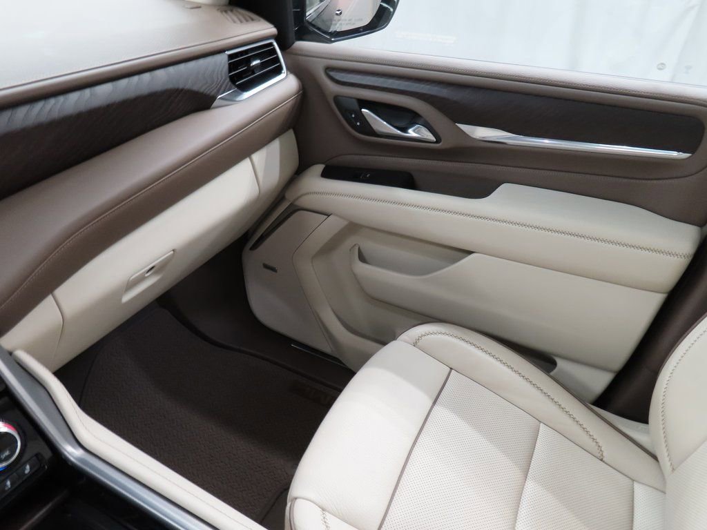 Used 2024 GMC Yukon XL Denali image 27