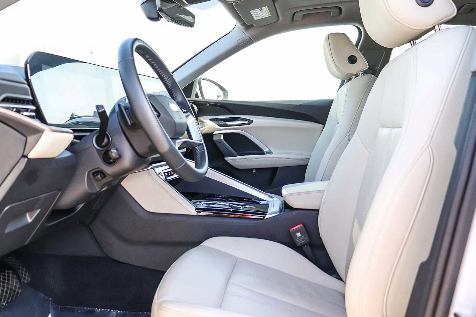 Used 2025 Audi Q5 Premium w/ Convenience Package image 22