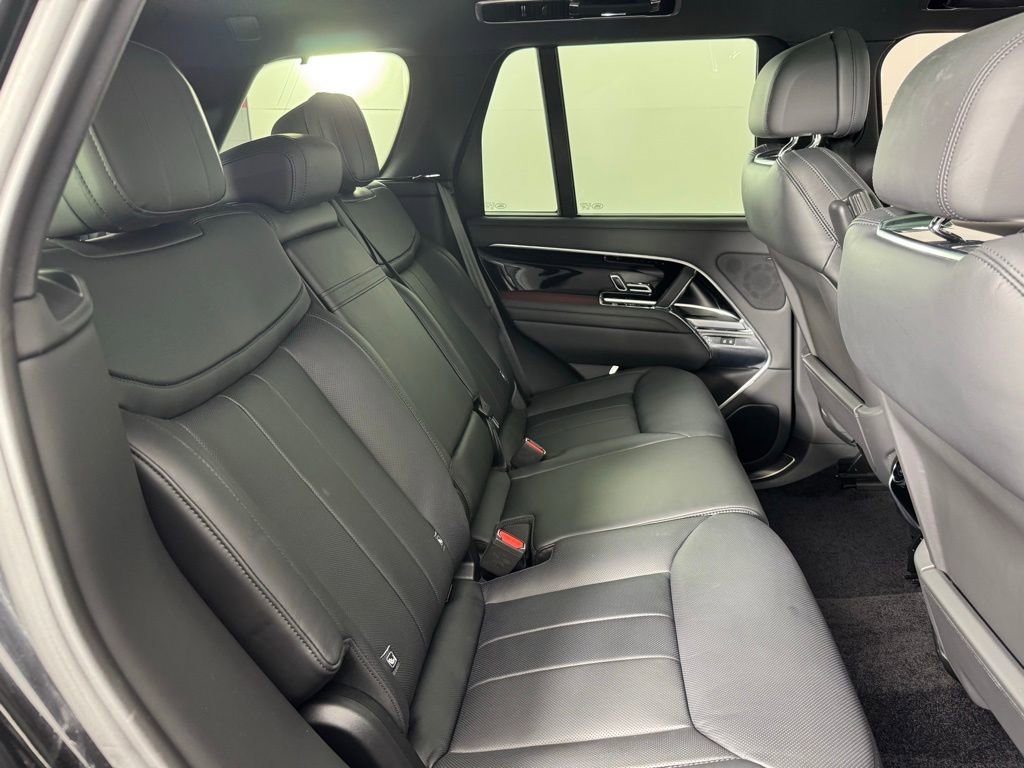 Used 2024 Land Rover Range Rover SE image 25