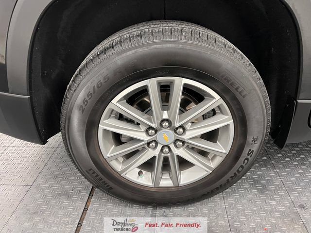 Used 2023 Chevrolet Traverse LT image 17