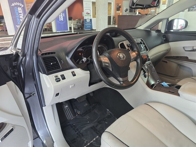 Used 2012 Toyota Venza XLE w/ XLE Premium Pkg FWD image 8