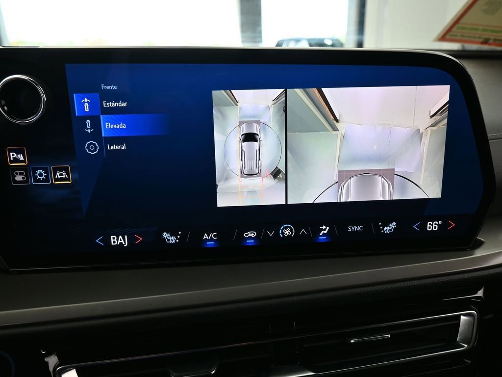 Used 2024 Chevrolet Traverse LS image 24