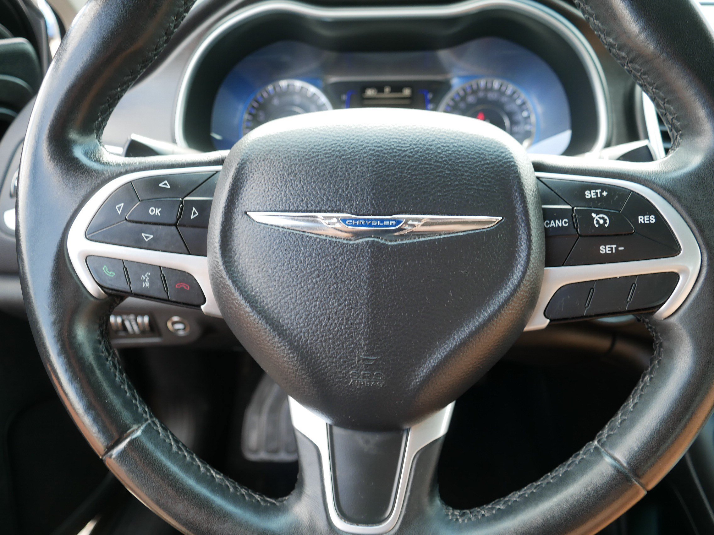 Used 2016 Chrysler 200 Limited w/ Convenience Group FWD image 25