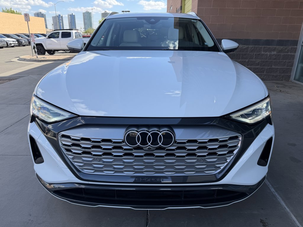 Used 2024 Audi Q8 e-tron Premium Plus w/ Premium Plus Package image 10