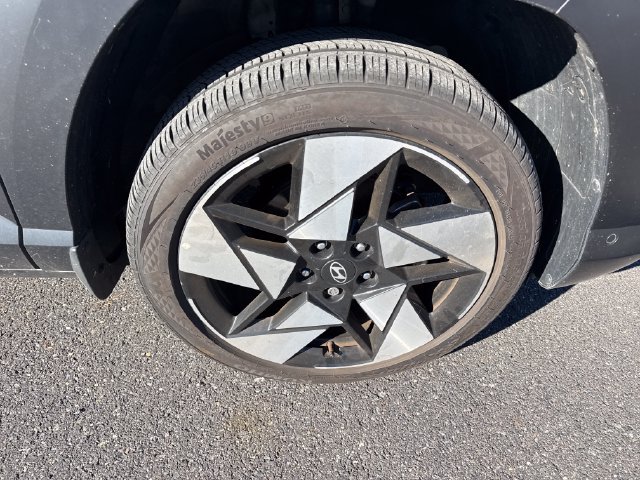 Used 2025 Hyundai Kona Limited AWD/4WD image 11
