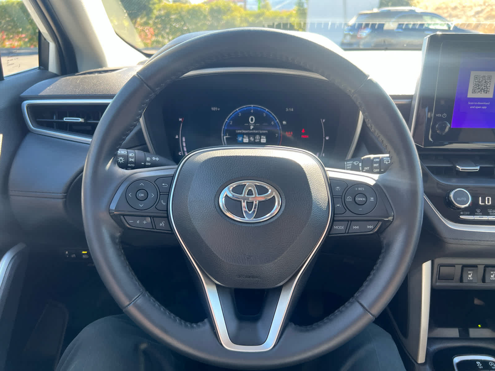 Used 2024 Toyota Corolla Cross XLE AWD/4WD image 15