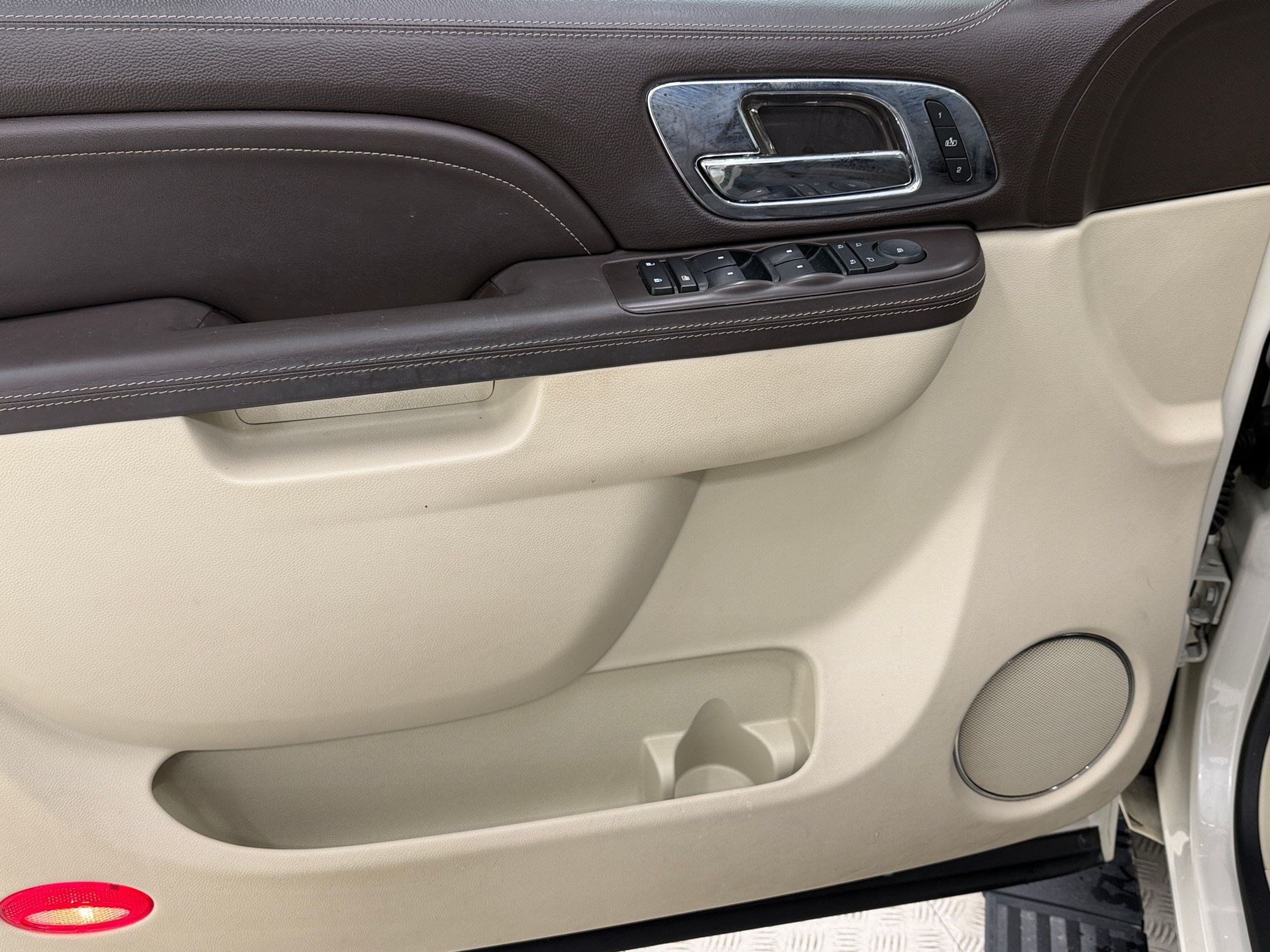 Used 2014 Cadillac Escalade Platinum AWD/4WD image 13