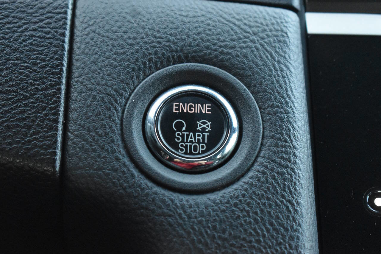 Used 2013 Ford Taurus SHO image 25