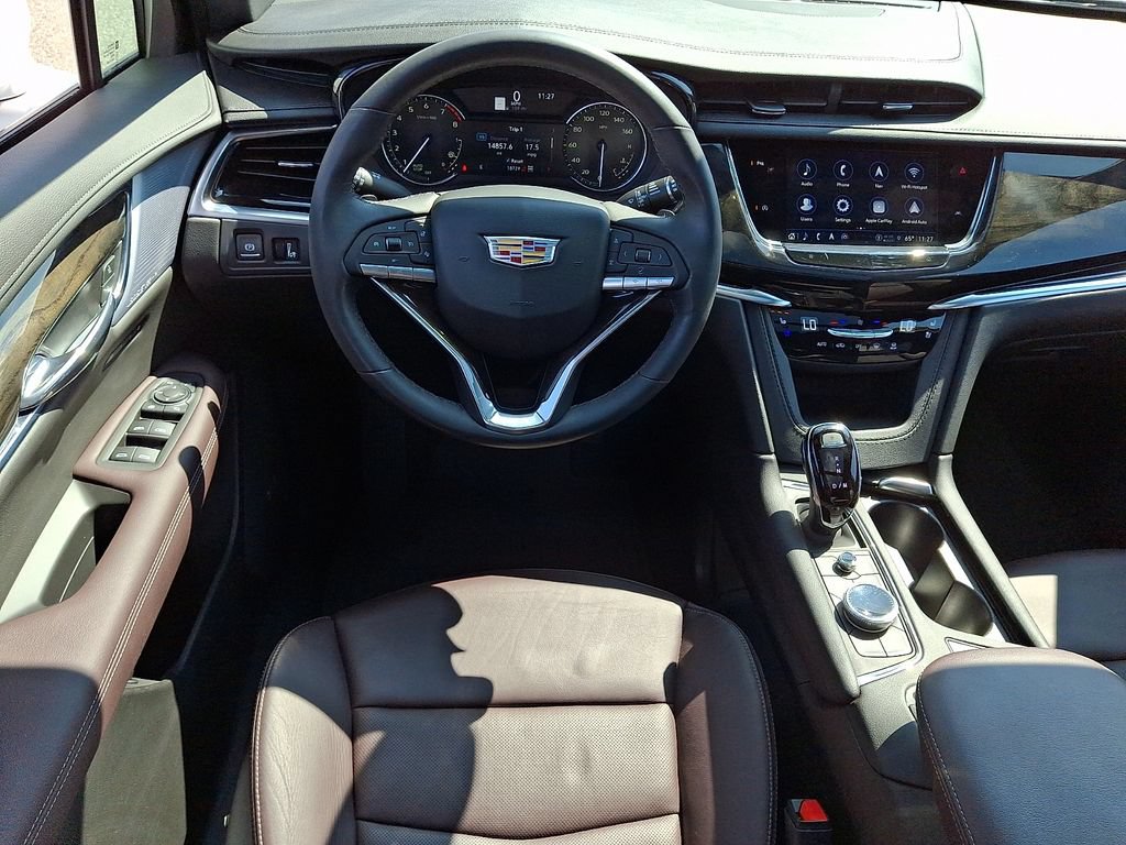 Used 2024 Cadillac XT6 Premium Luxury AWD/4WD image 2