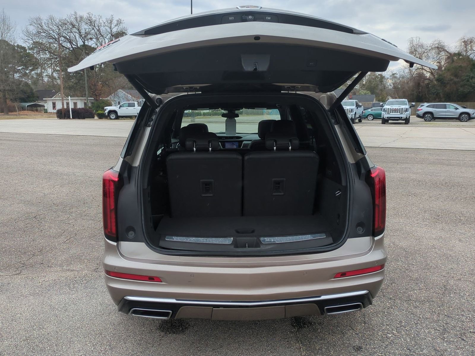 Certified 2023 Cadillac XT6 Premium Luxury image 27