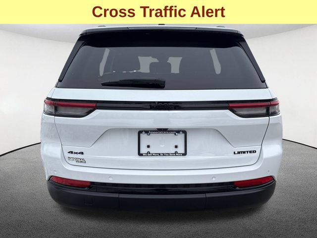 Used 2023 Jeep Grand Cherokee Limited w/ Black Appearance Package AWD/4WD image 11