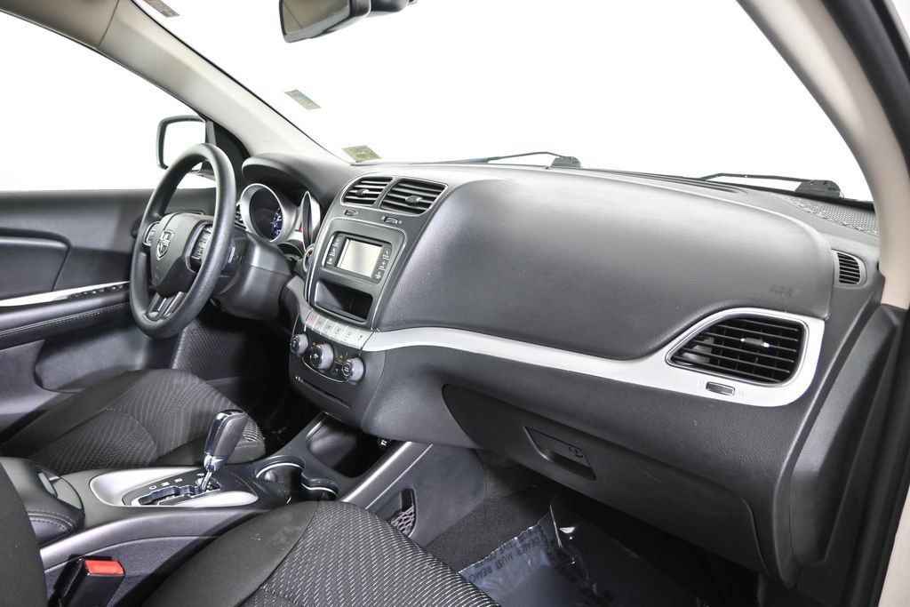 Used 2020 Dodge Journey SE w/ Blacktop Package FWD image 11