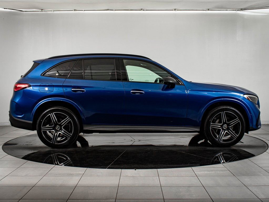 Used 2024 Mercedes-Benz GLC 300 4MATIC w/ AMG Line image 11