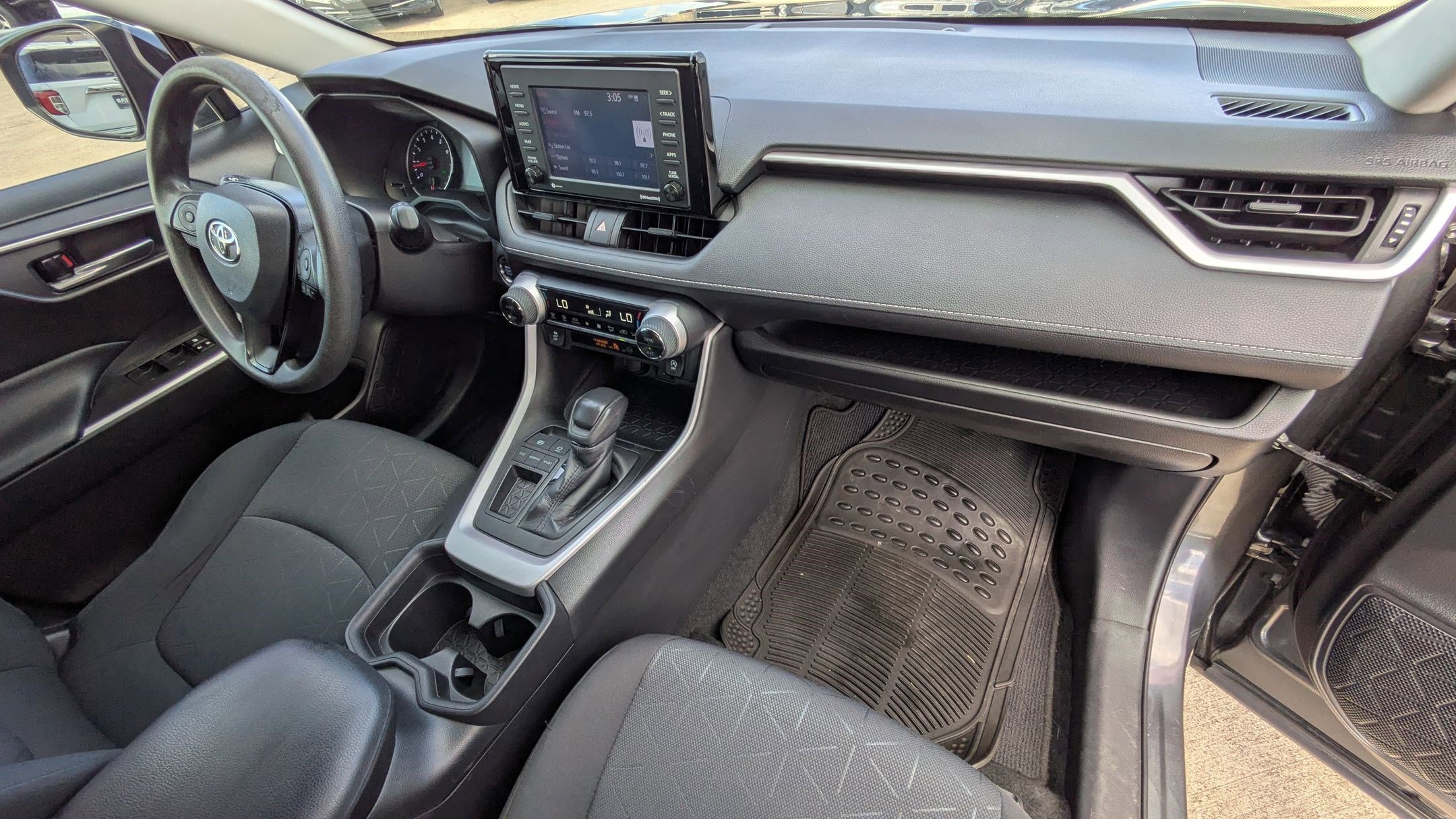 Used 2021 Toyota RAV4 XLE image 29