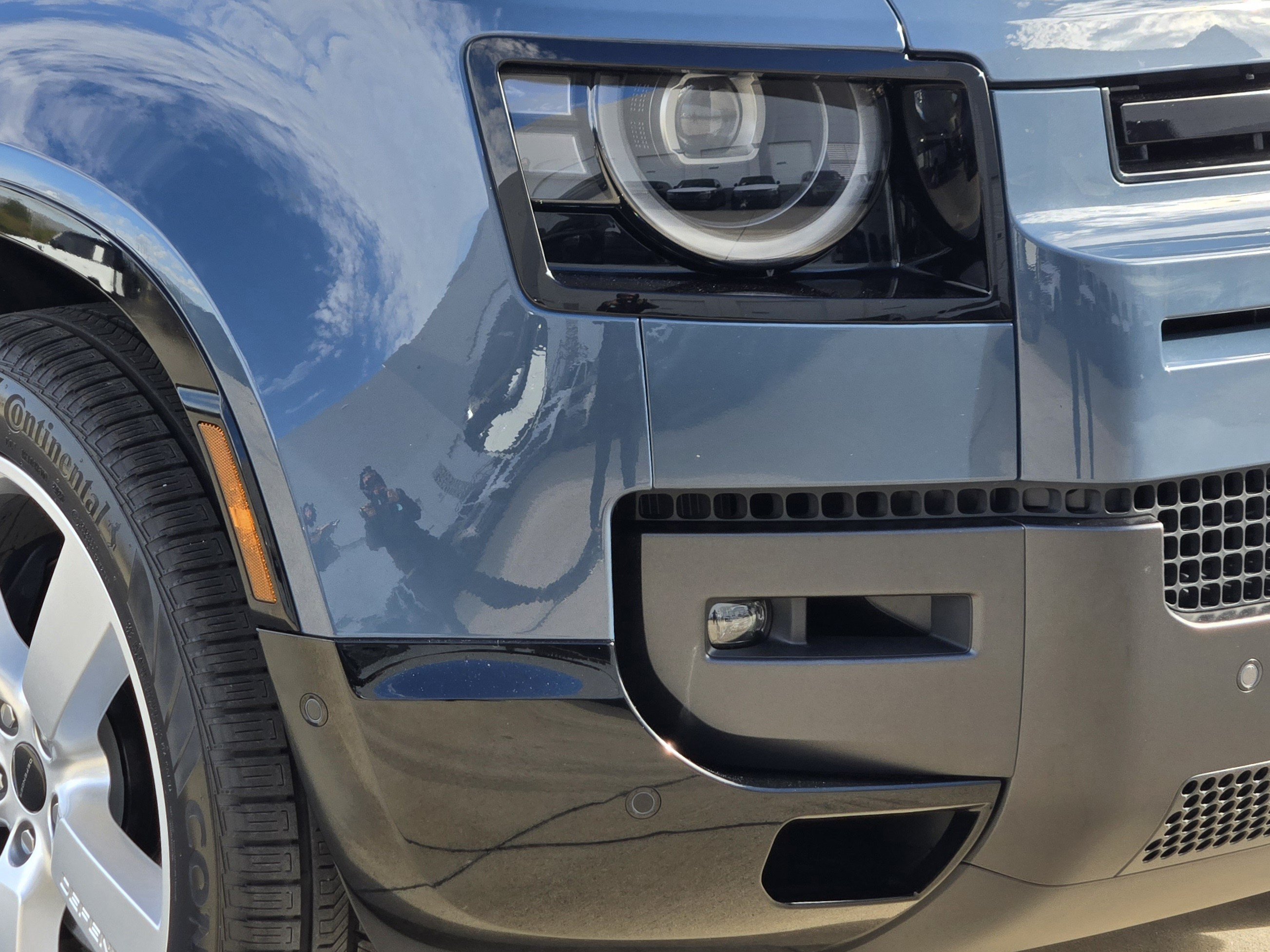 New 2026 Land Rover Defender 110 X-Dynamic SE AWD/4WD image 9