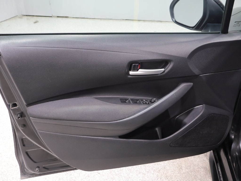Used 2020 Toyota Corolla LE FWD image 12