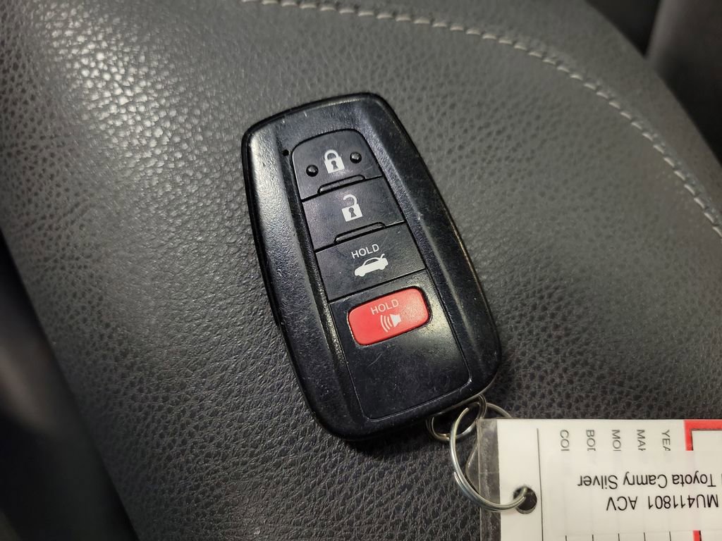 Used 2021 Toyota Camry XSE image 15