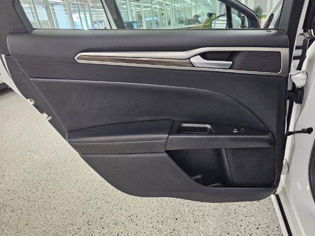 Used 2018 Ford Fusion SE w/ Equipment Group 602A FWD image 28