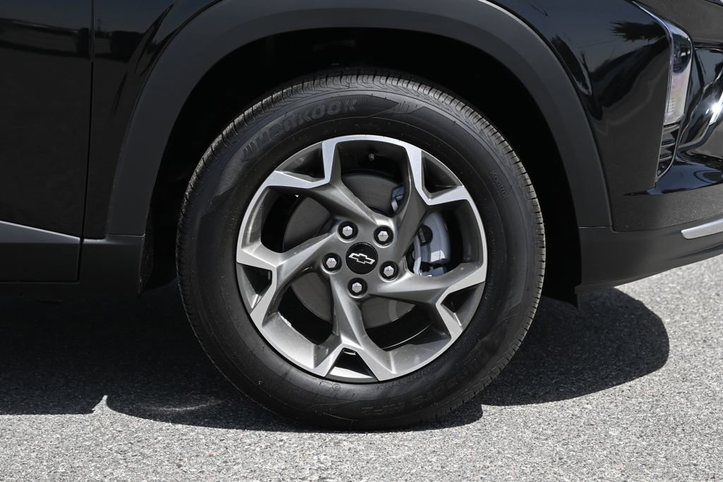 New 2026 Chevrolet Trax LT w/ LPO, Blackout Package FWD image 11