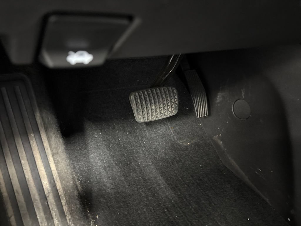 Used 2024 Chevrolet Equinox Premier FWD image 26