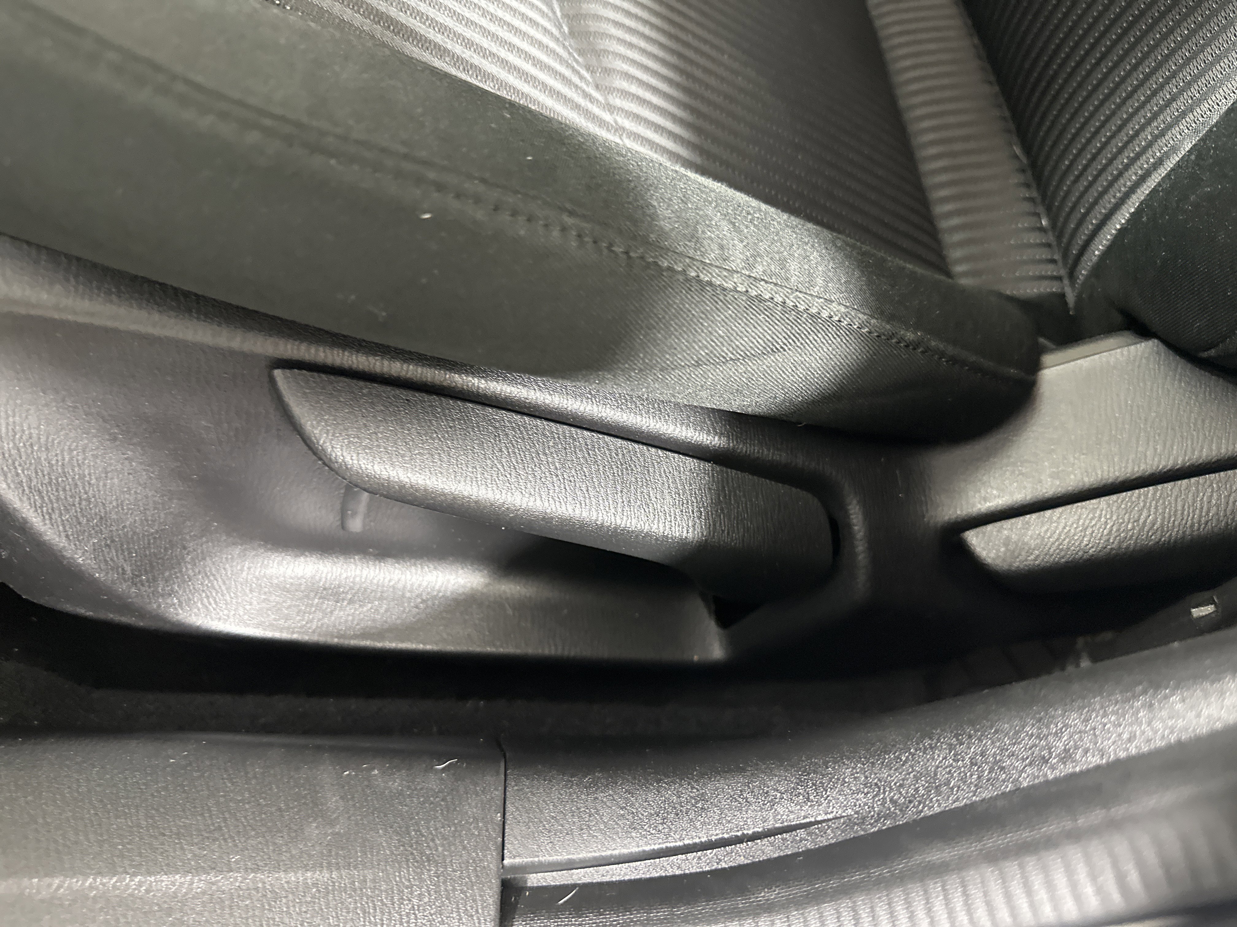 Used 2014 MAZDA MAZDA3 i Touring w/ Technology Package image 10