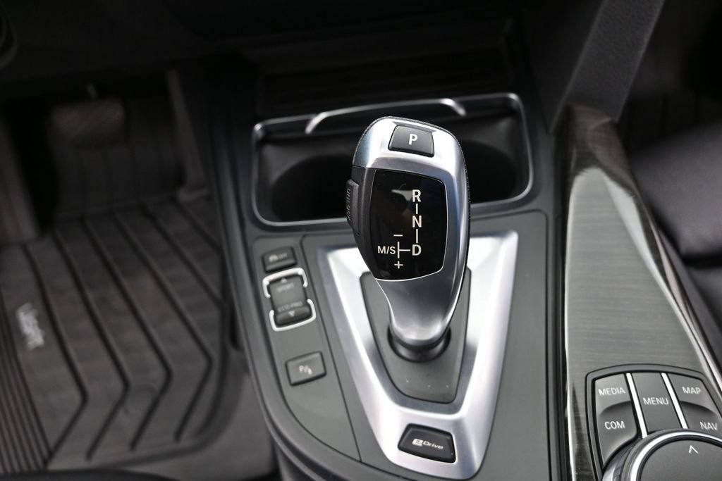 Used 2018 BMW 330e RWD image 17