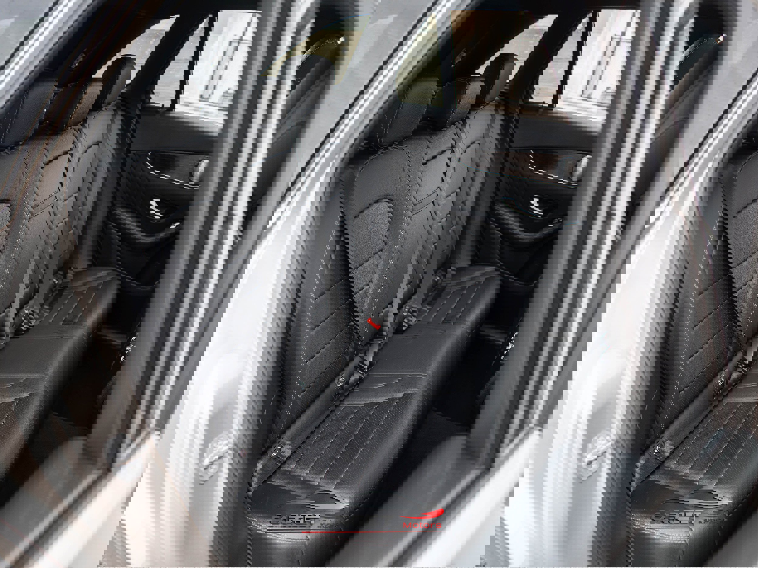 Used 2019 Mercedes-Benz GLC 300 4MATIC image 18